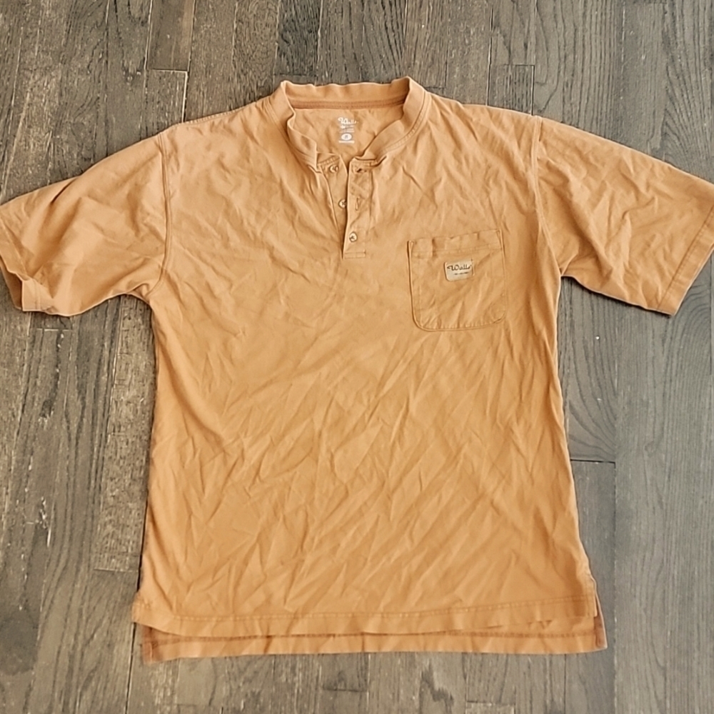 💥WALLS burnt orange pocket‎ button tee - sz M